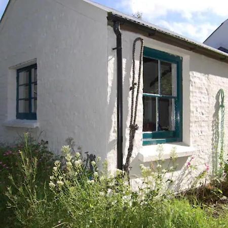 Tiny Cosy Snug Apartment Manorowen ภายนอก รูปภาพ