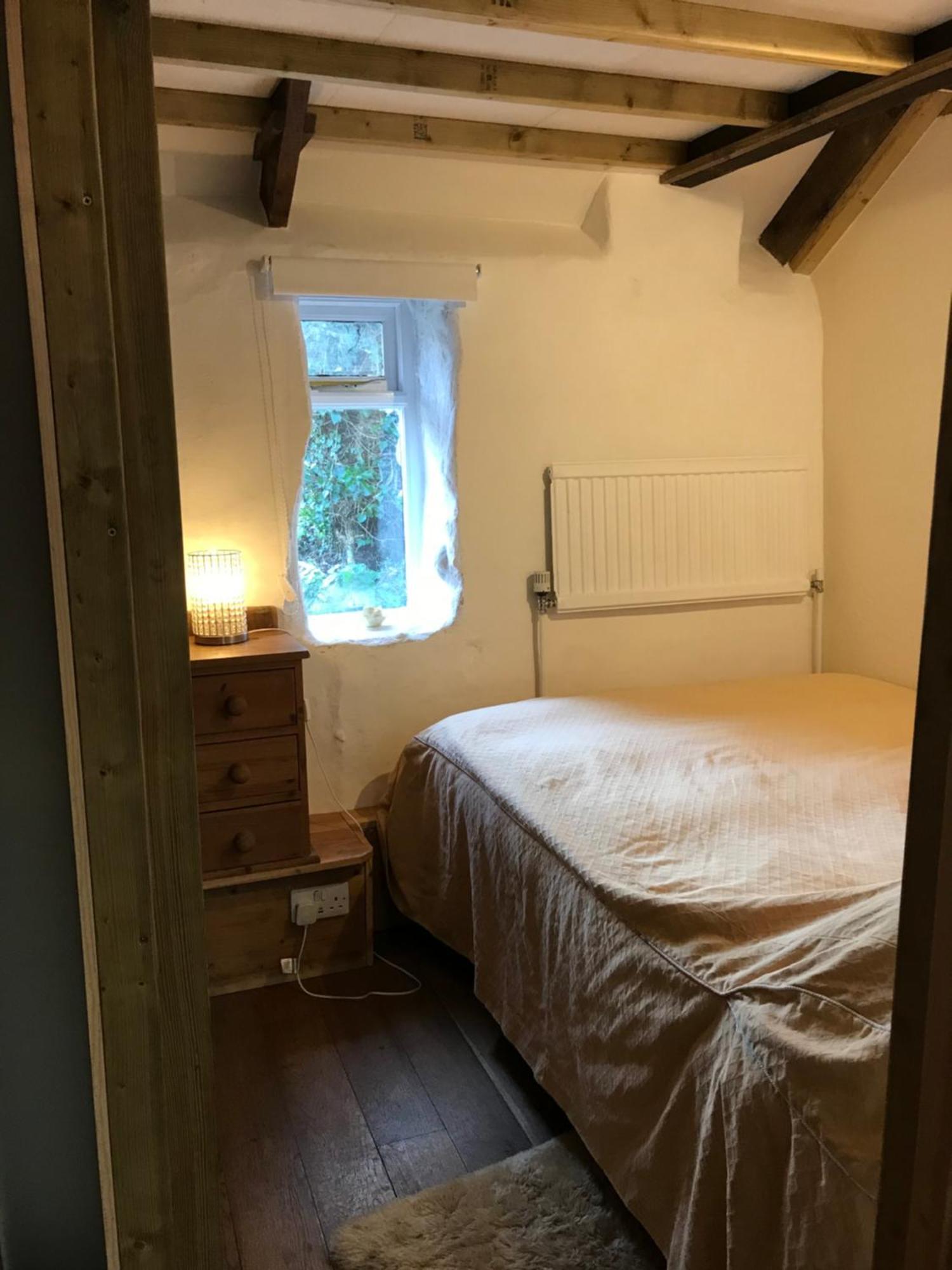 Tiny Cosy Snug Apartment Manorowen ภายนอก รูปภาพ