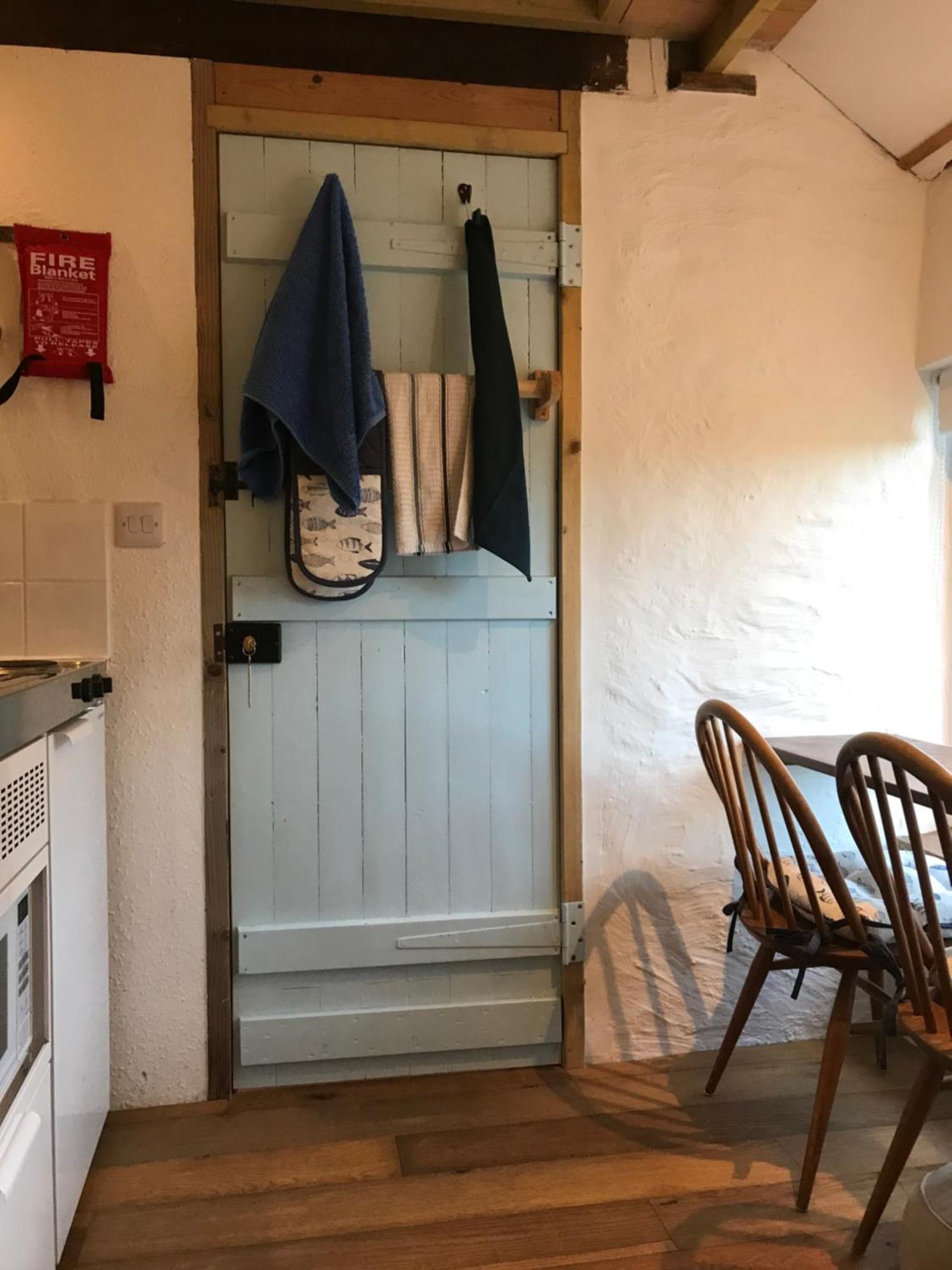 Tiny Cosy Snug Apartment Manorowen ภายนอก รูปภาพ