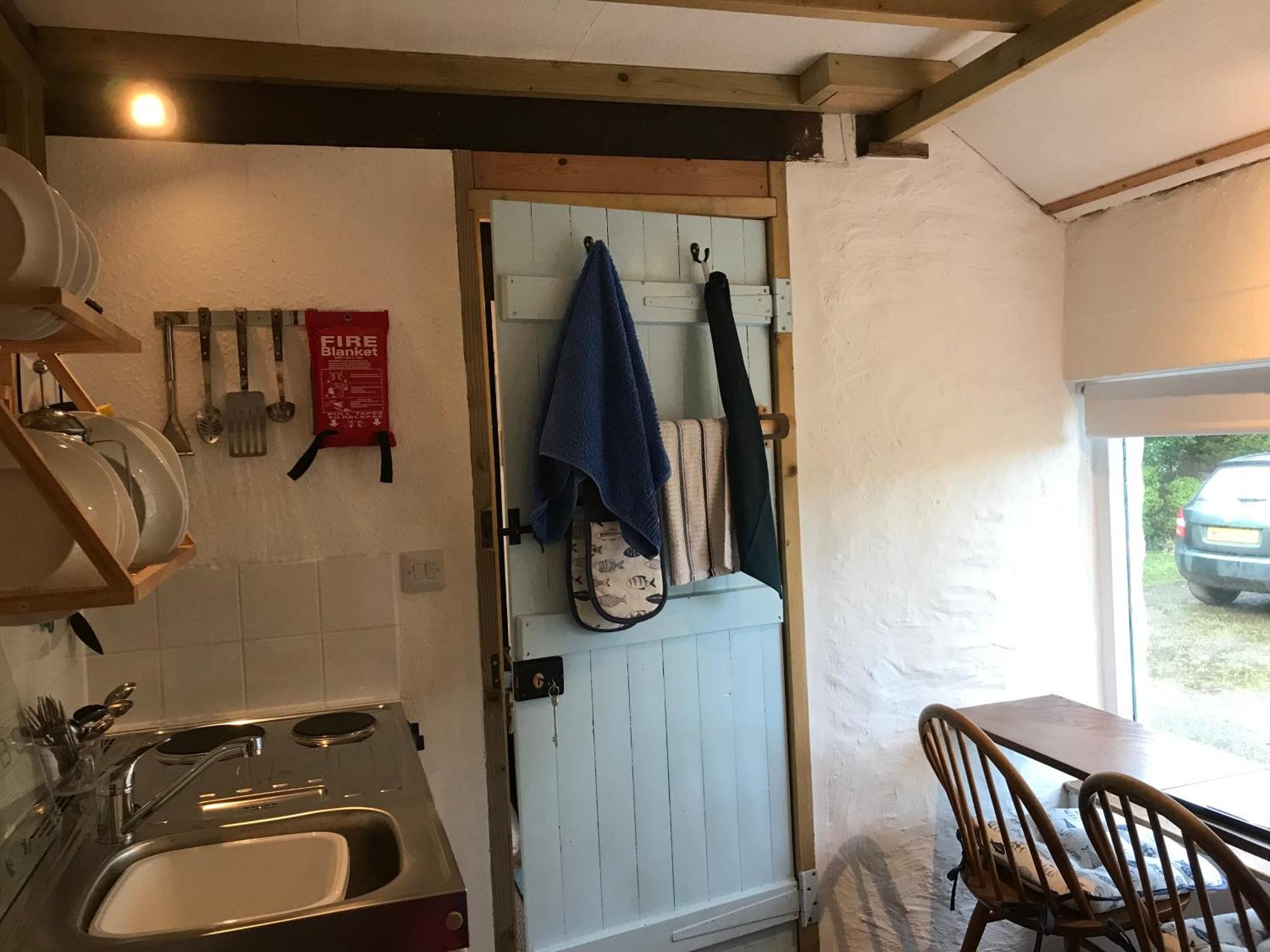 Tiny Cosy Snug Apartment Manorowen ภายนอก รูปภาพ