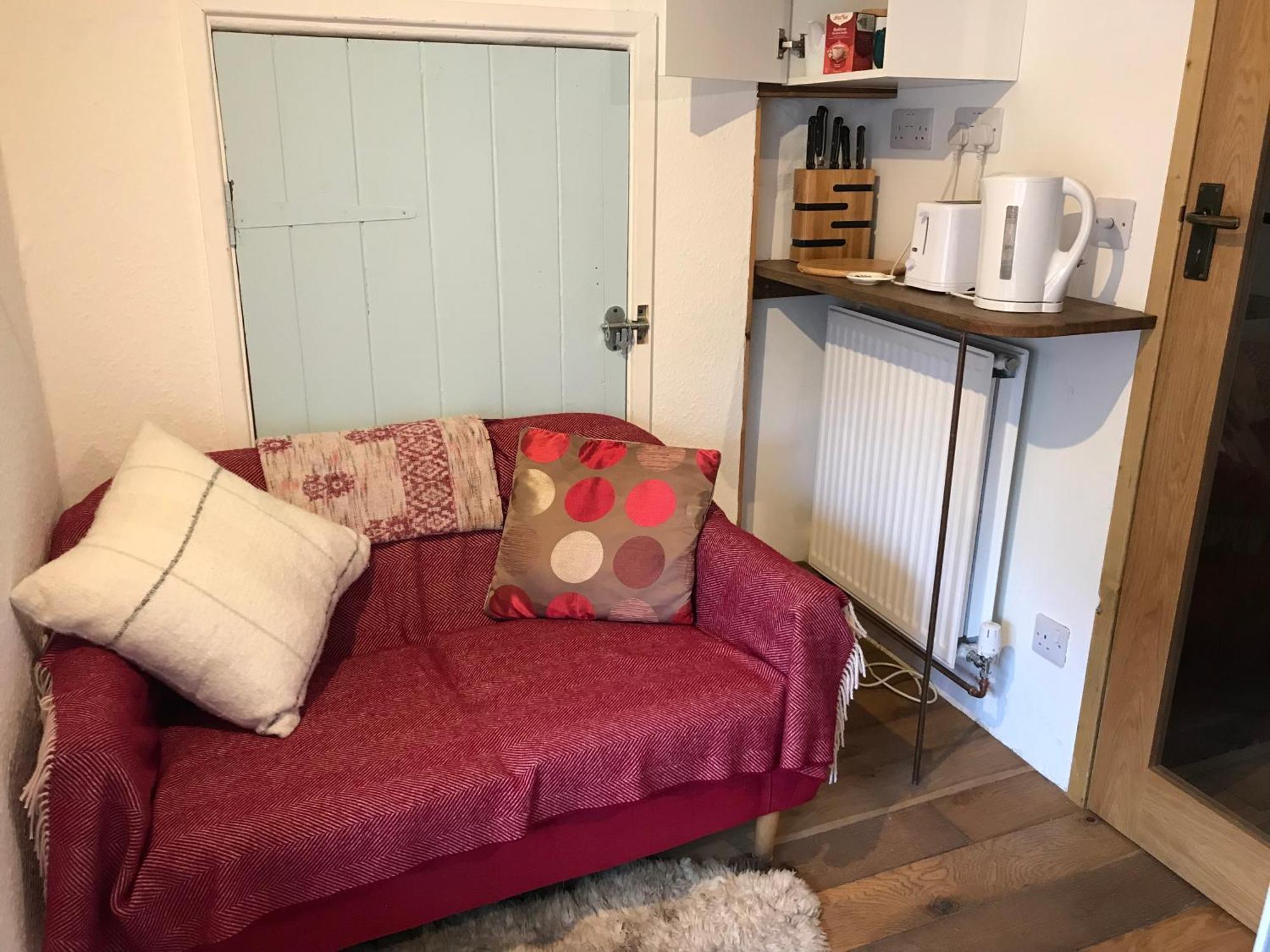 Tiny Cosy Snug Apartment Manorowen ภายนอก รูปภาพ